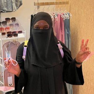 Meet your Posher, Latoya